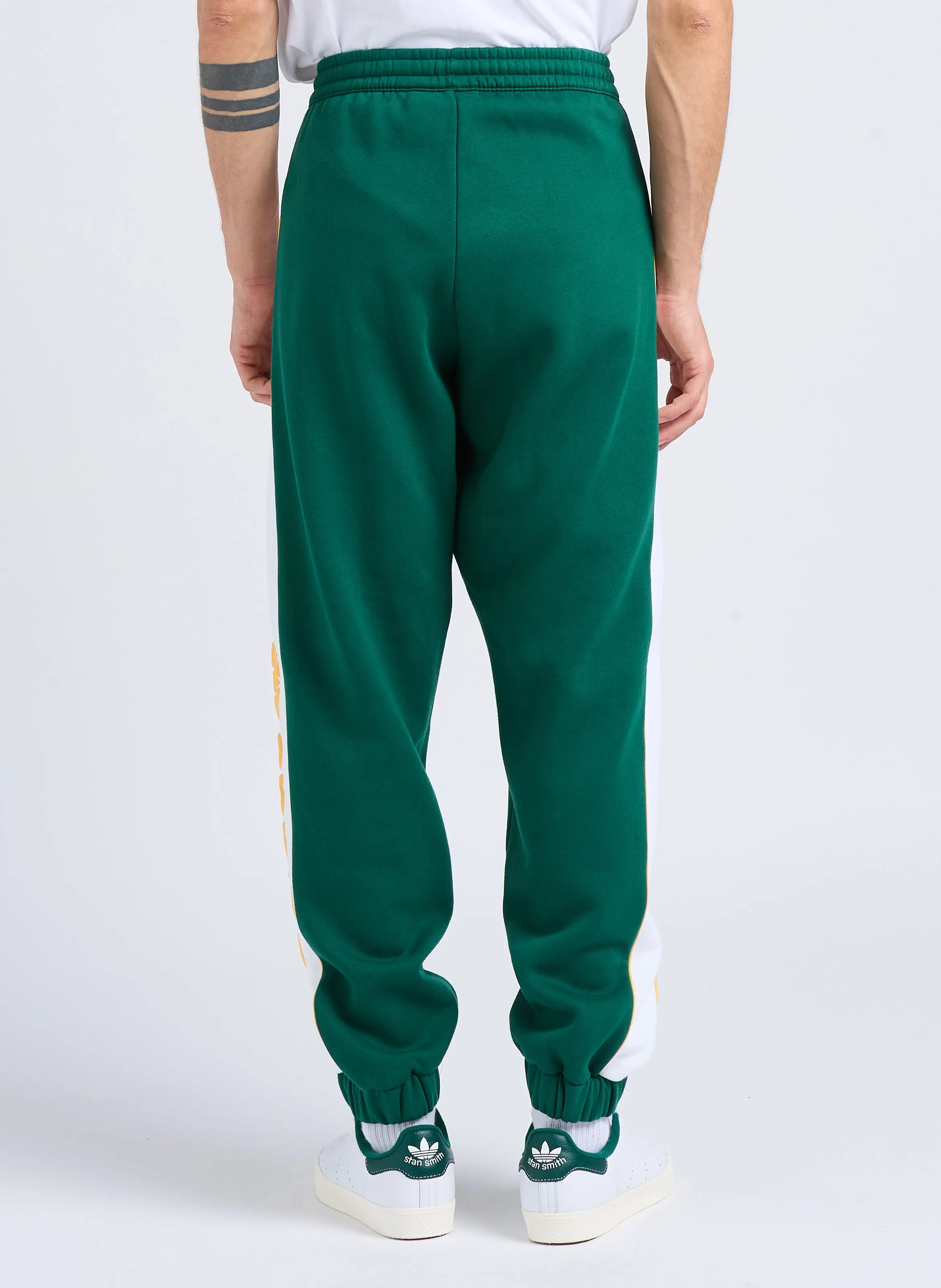 ADIDAS Pantalón recto de jogging en verde