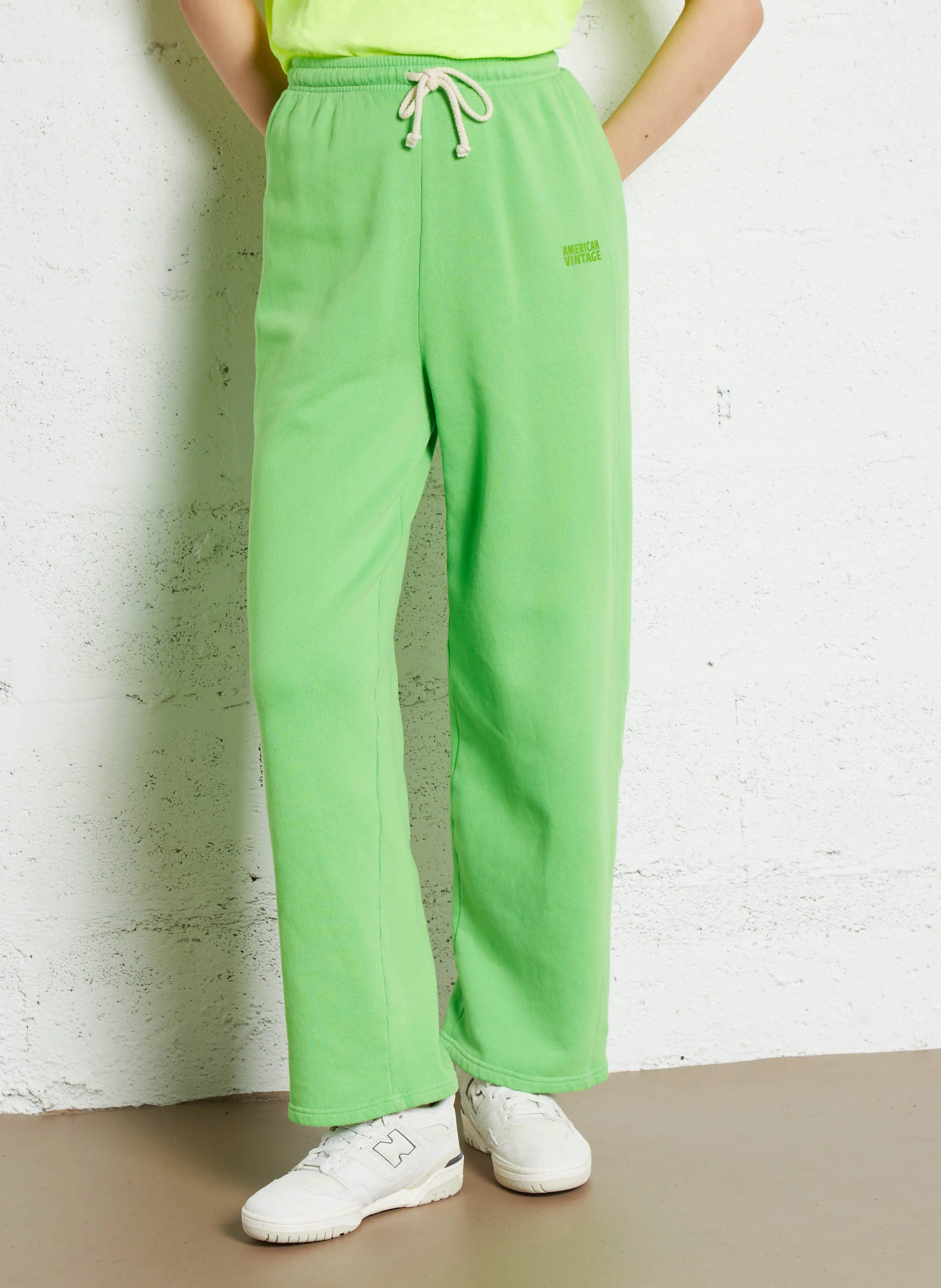 AMERICAN VINTAGE IZUBIRD - Pantalón de jogging de mezcla de algodón en verde