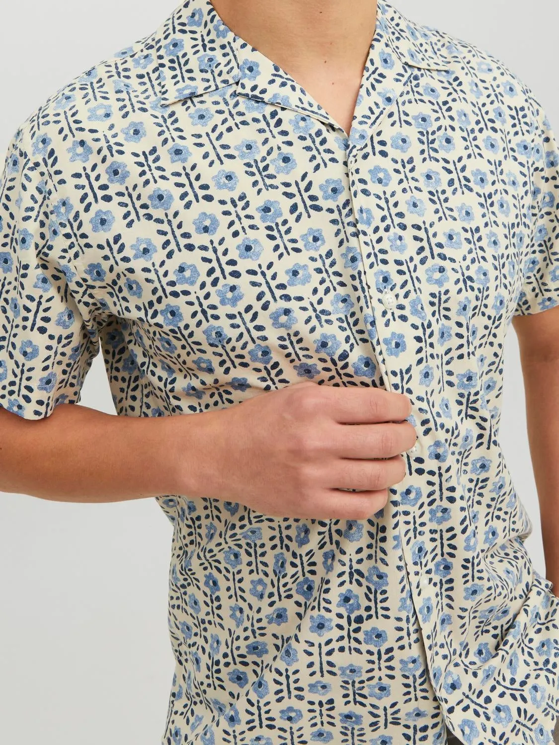 Camisa estilo resort Corte regular | Blanco hueso | Jack & Jones®