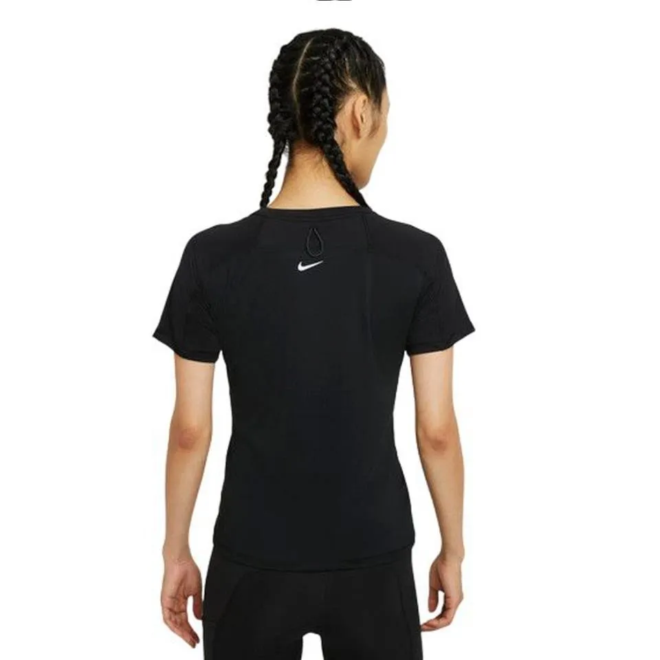 CAMISETA NIKE NEGRA TECNICA MUJER DC5236-010