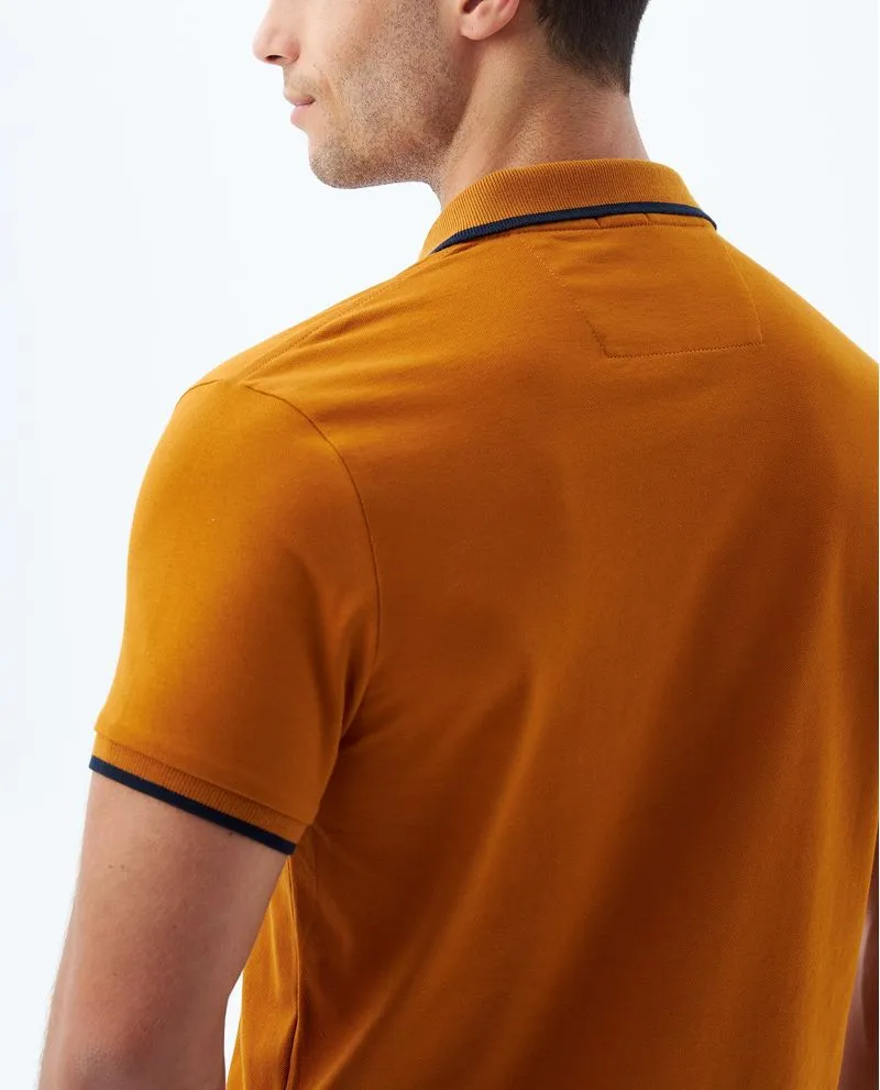 Camiseta tipo polo con líneas en contraste para hombre