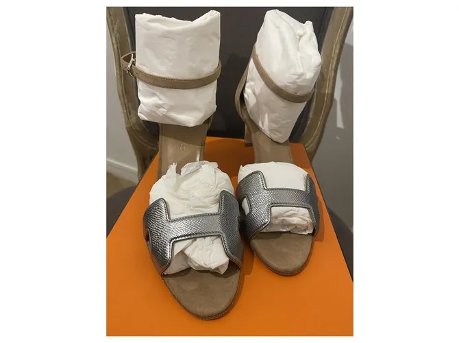 Hermès Sandalias 70 estreno Beige 