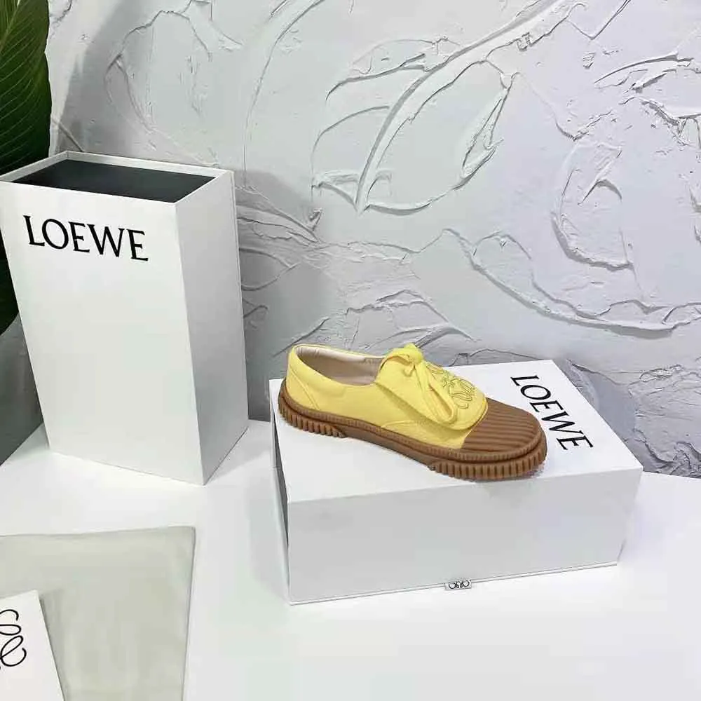 Loewe Mujer Anagram Flap Sneaker en Lona-Amarillo