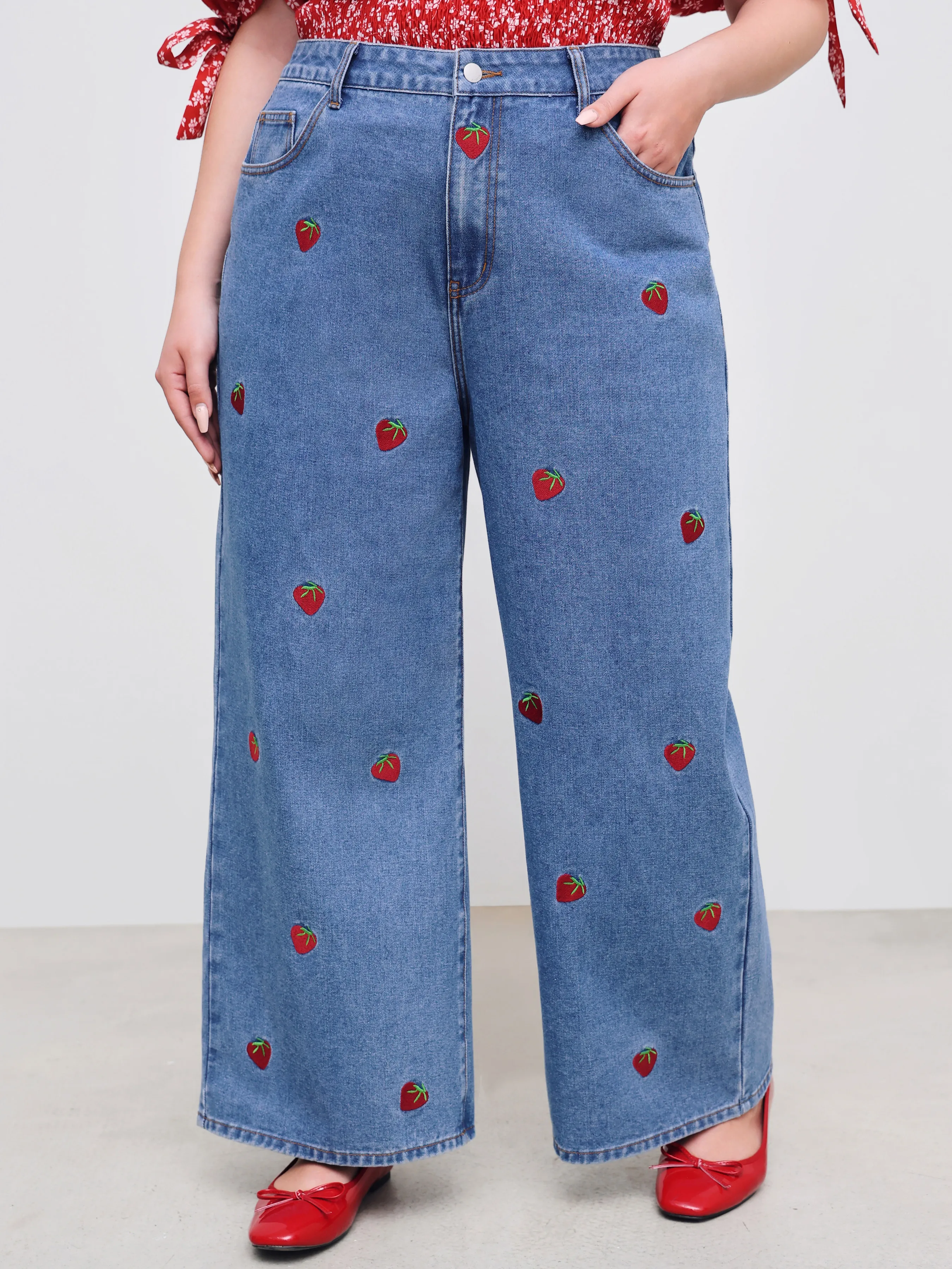 Vaqueros holgados bordados con fresas de tiro medio Denim Curvy